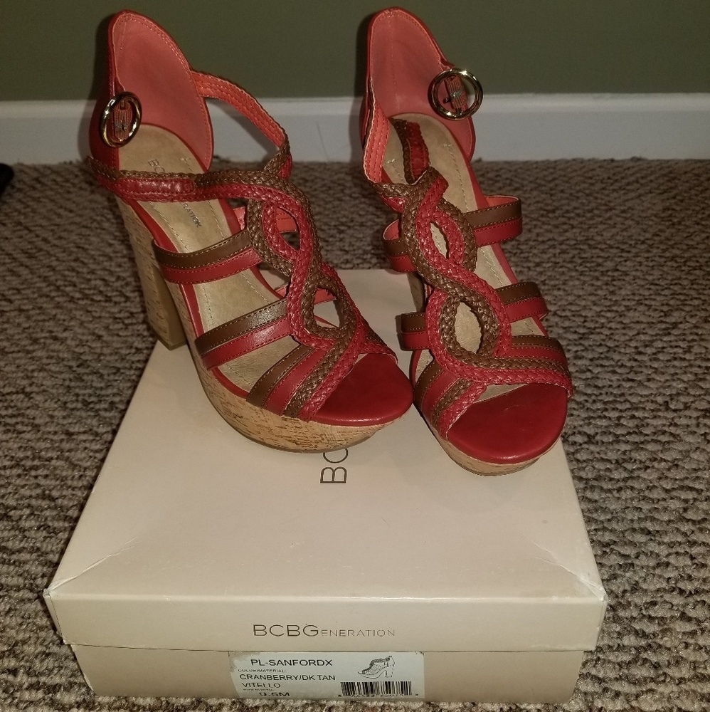 BCBG Pl-Sanfordx Strapped Sandal